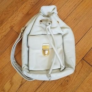 VINTAGE Morgan Taylor Cream Leather Slingpack